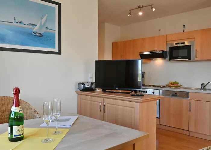 Ferienwohnung-12-fuer-6-personen-strandnah-in-sellin-auf-ruegen-villa-celia-wlan-sauna Appartement