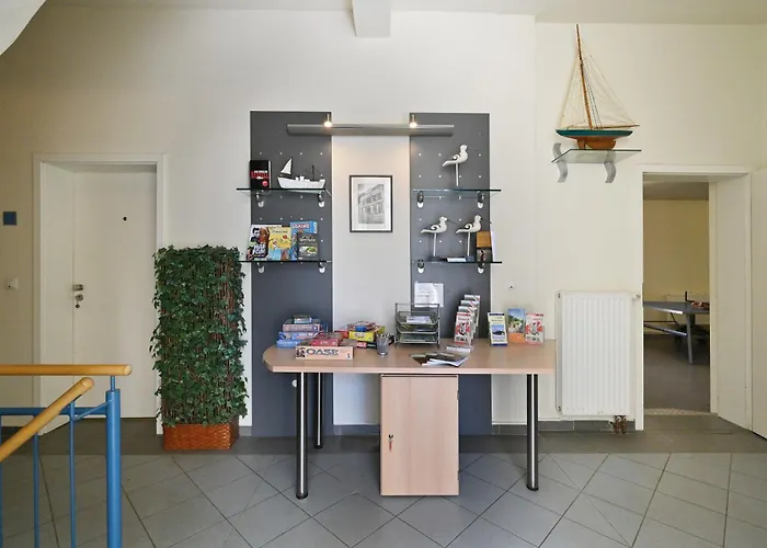 Ferienwohnung-12-fuer-6-personen-strandnah-in-sellin-auf-ruegen-villa-celia-wlan-sauna Appartement *